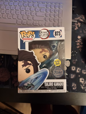 Funko POP! Animation: Demon Slayer - Tanjiro with Dragon (Exclusive) (Glow in The Dark),3.75 inches